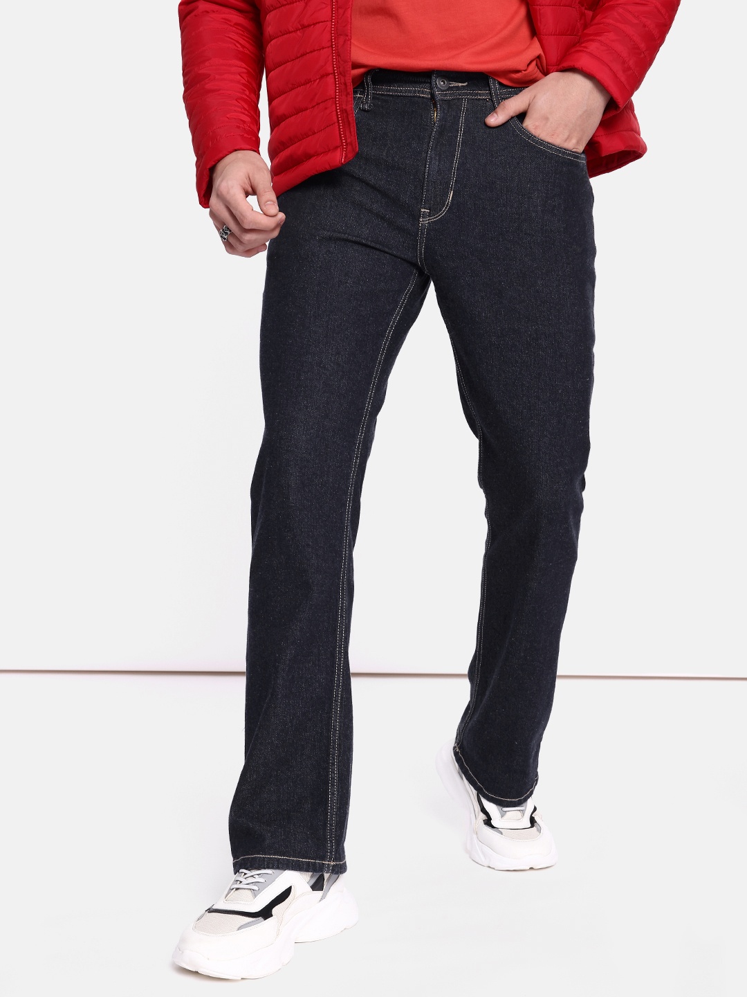 

The Roadster Life Co. Men Mid-Rise Bootcut Stretchable Vintage Jeans, Navy blue