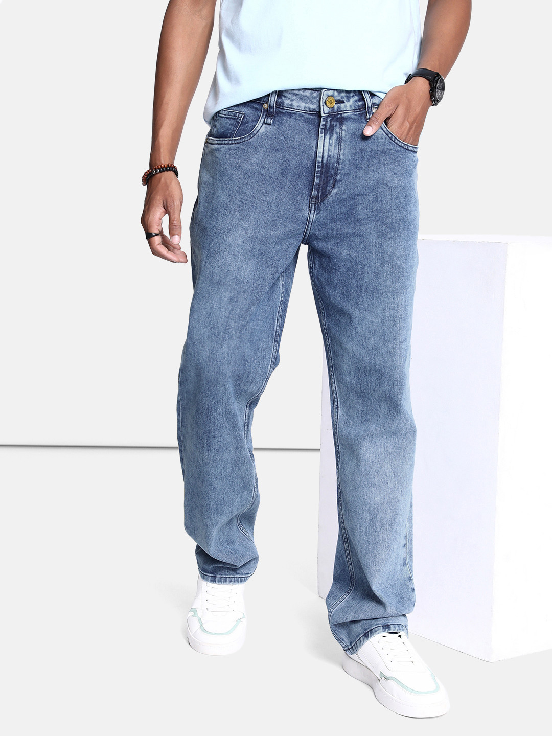 

The Roadster Life Co. Men Straight Fit Heavy Fade Stretchable Jeans, Blue
