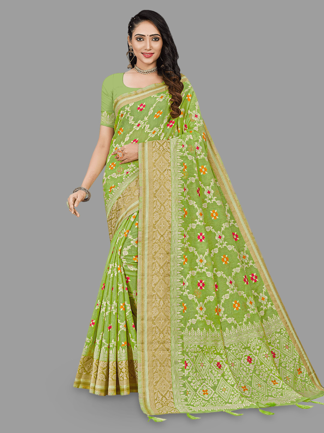 

HASRI Floral Motifs Woven Design Zari Silk Saree, Green