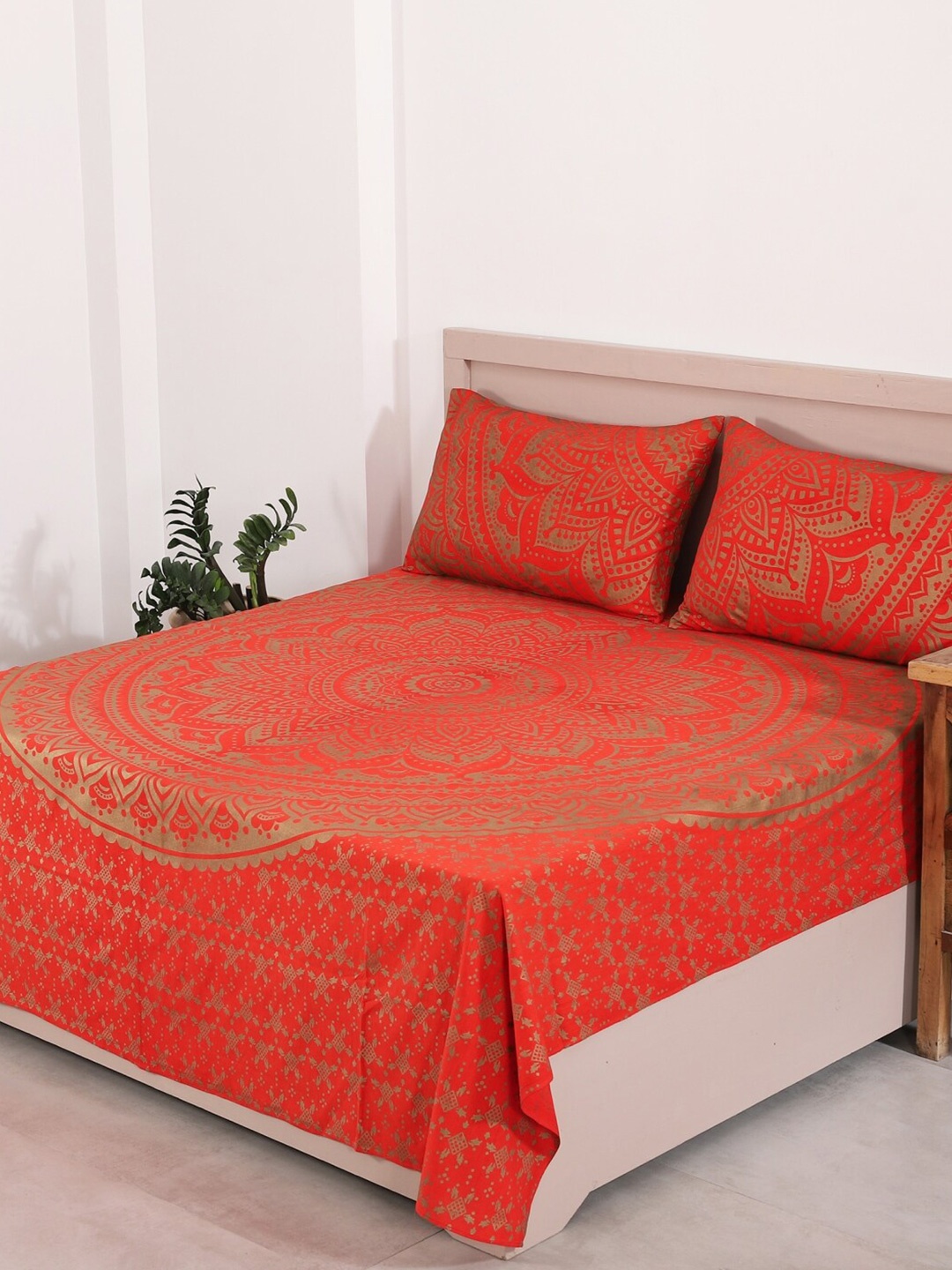 

HANDICRAFT PALACE Red & Brown Printed 144 TC Cotton Queen Bedsheet & 2 Pillow Covers