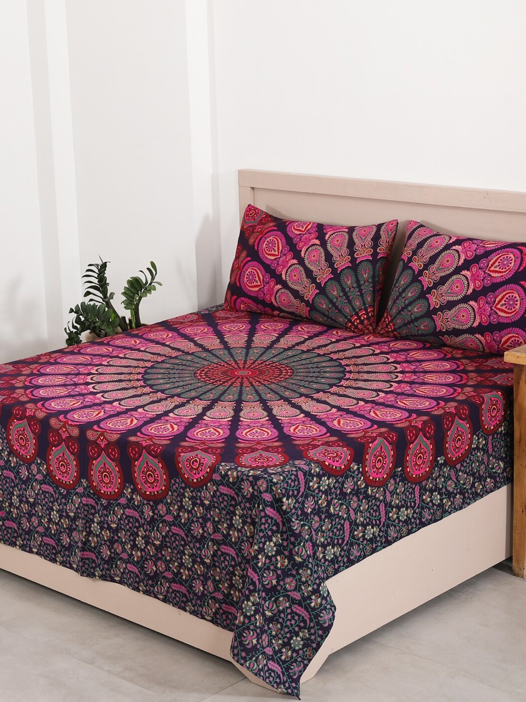 

HANDICRAFT PALACE Violet & Pink Printed Cotton 144 TC Queen Bedsheet With 2 Pillow Covers