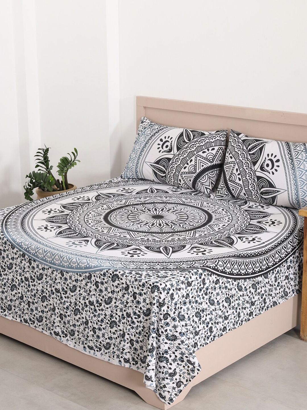 

HANDICRAFT PALACE White & Black Printed 144 TC Cotton Queen Bedsheet & 2 Pillow Covers