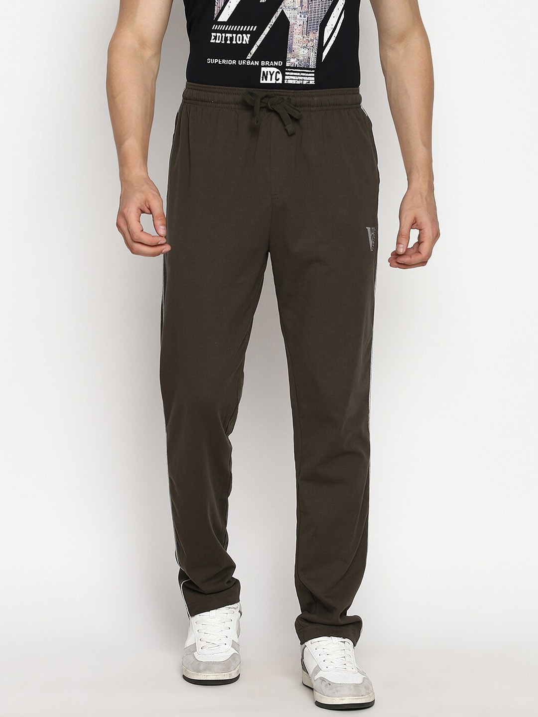 

Van Heusen Athleisure Men Solid Smart Tech Easy Stain Release Trackpants, Olive