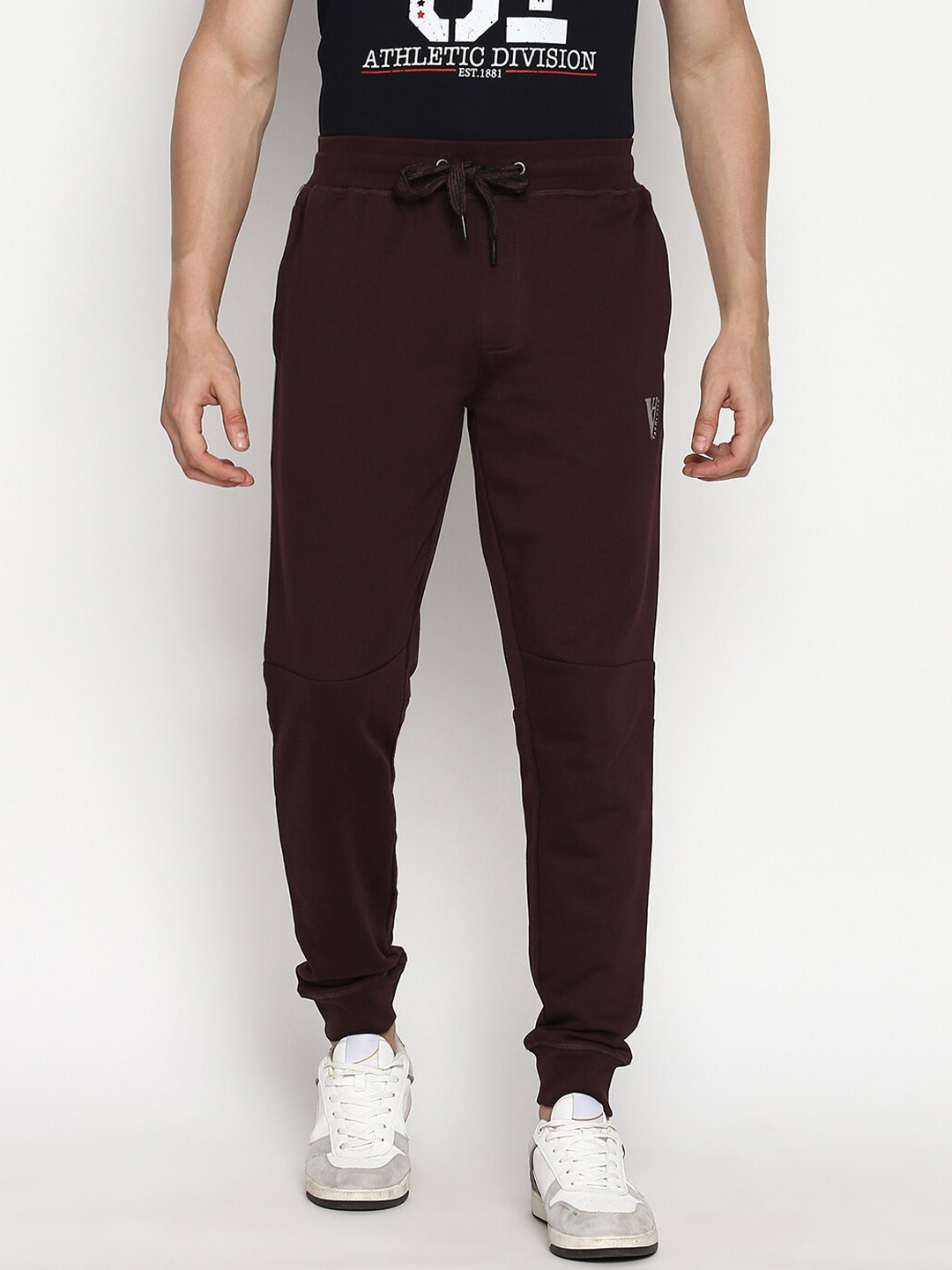 

Van Heusen Men Drawstring Waist Side Panel Joggers, Maroon