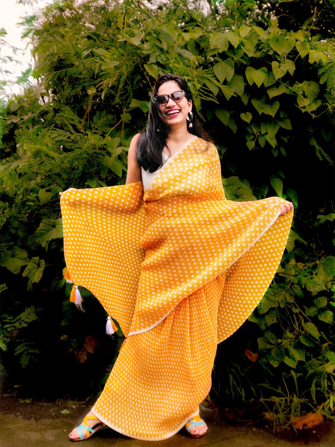

Apaapi Threads of glory Polka Dot Printed Saree, Yellow