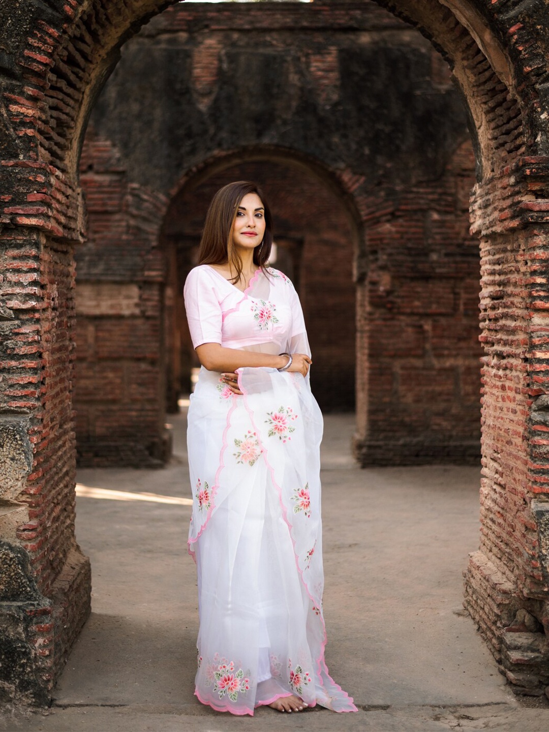 

Apaapi Threads of glory Floral Embroidered Organza Saree, White