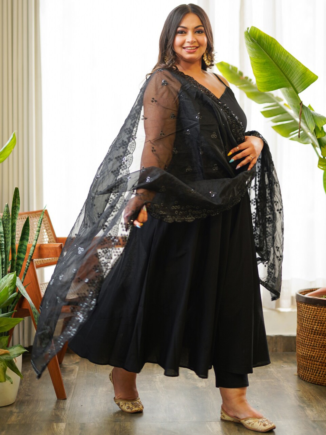 

NANGALIA RUCHIRA Ethnic Motifs Embroidered Organza Dupatta with Sequinned, Black