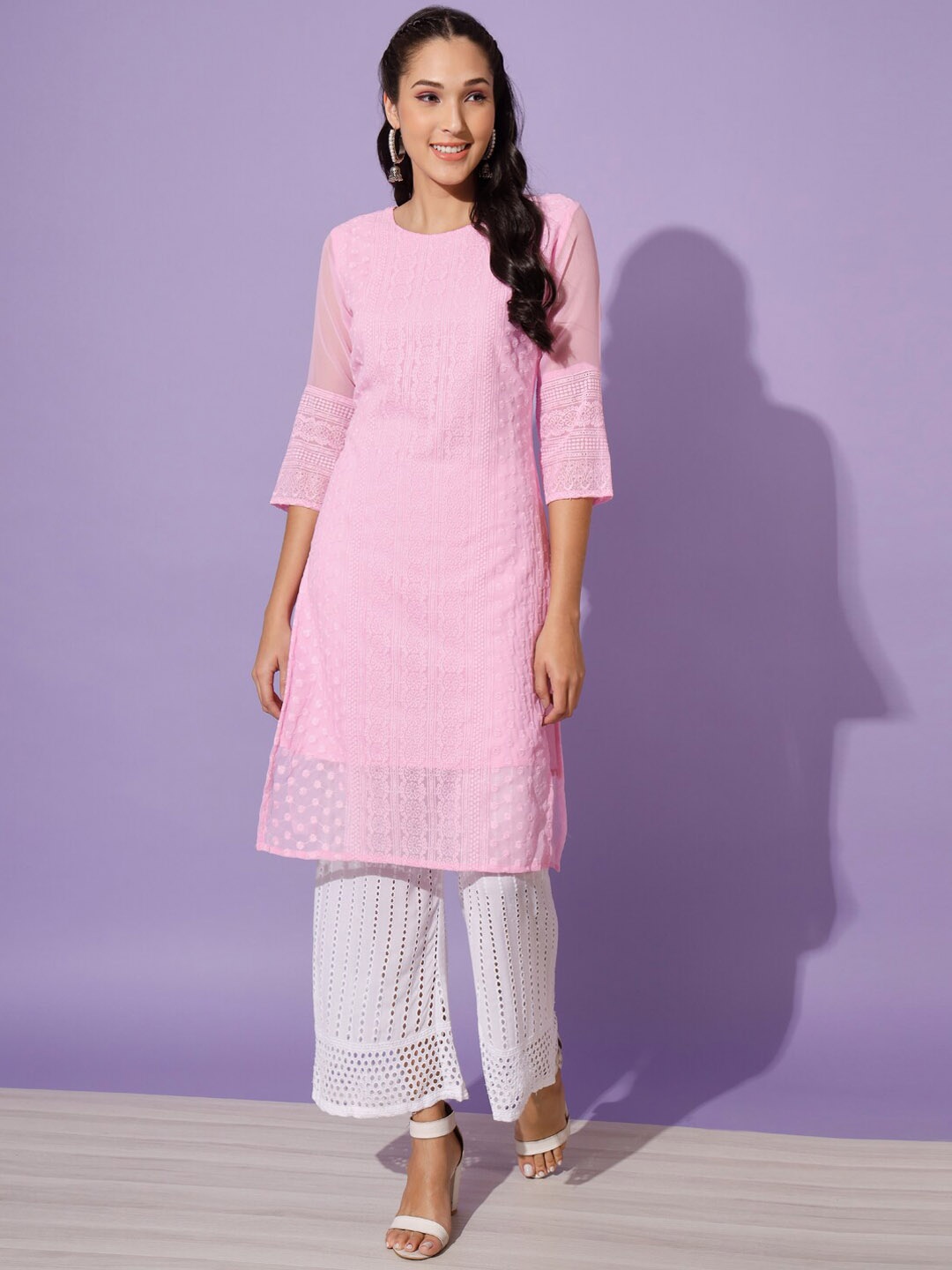 

GUFRINA Floral Embroidered Chikankari Regular Kurta with Trousers, Pink