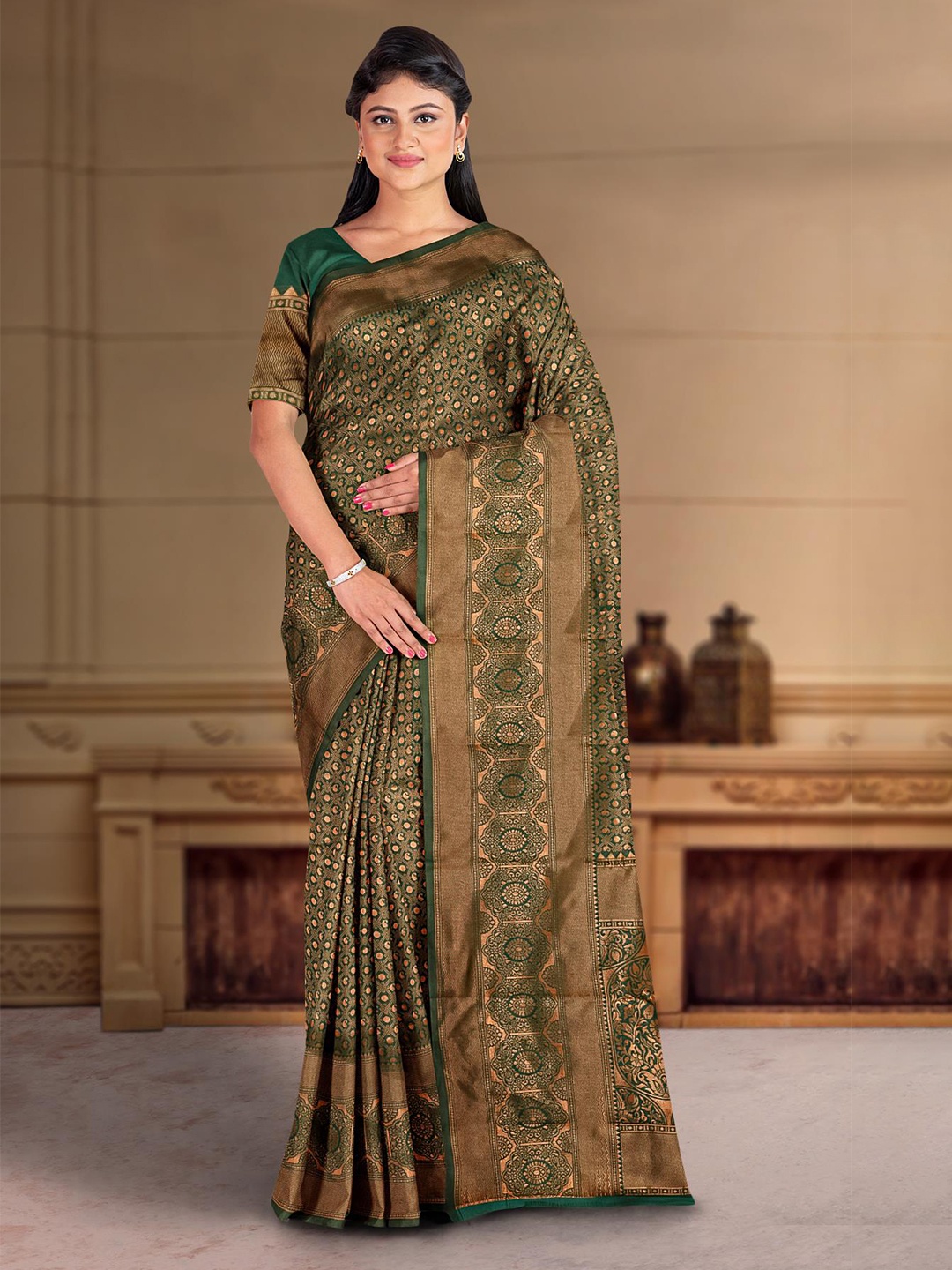 

Kalamandir Checked Ethnic Motifs Zari Saree, Green