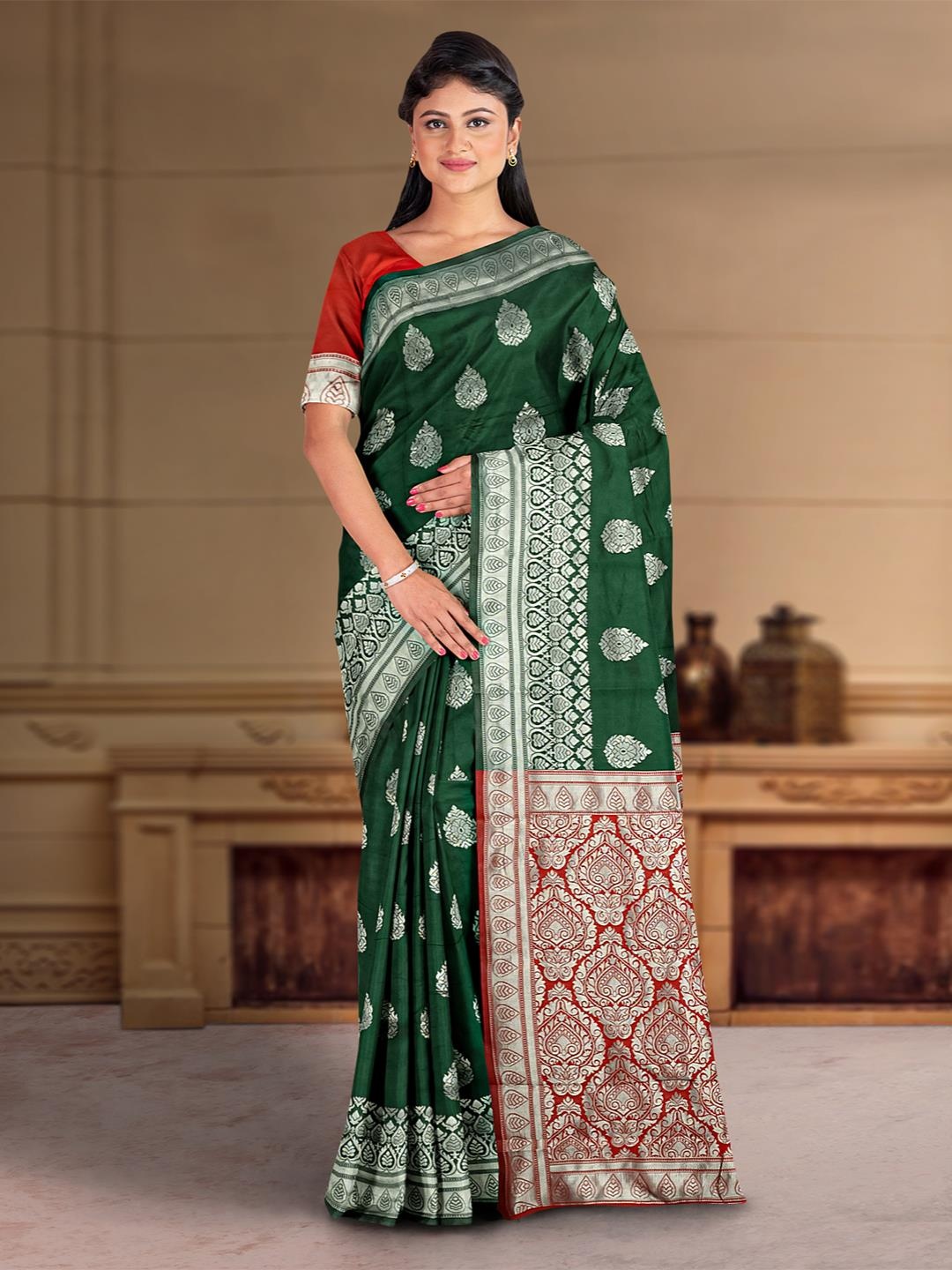 

Kalamandir Ethnic Motifs Zari Saree, Green