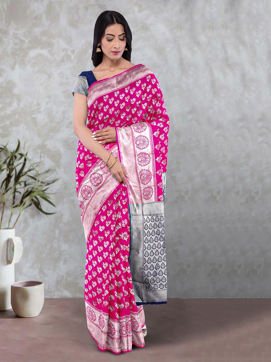 

Kalamandir Ethnic Motif Silk Blend Zari Saree, Pink