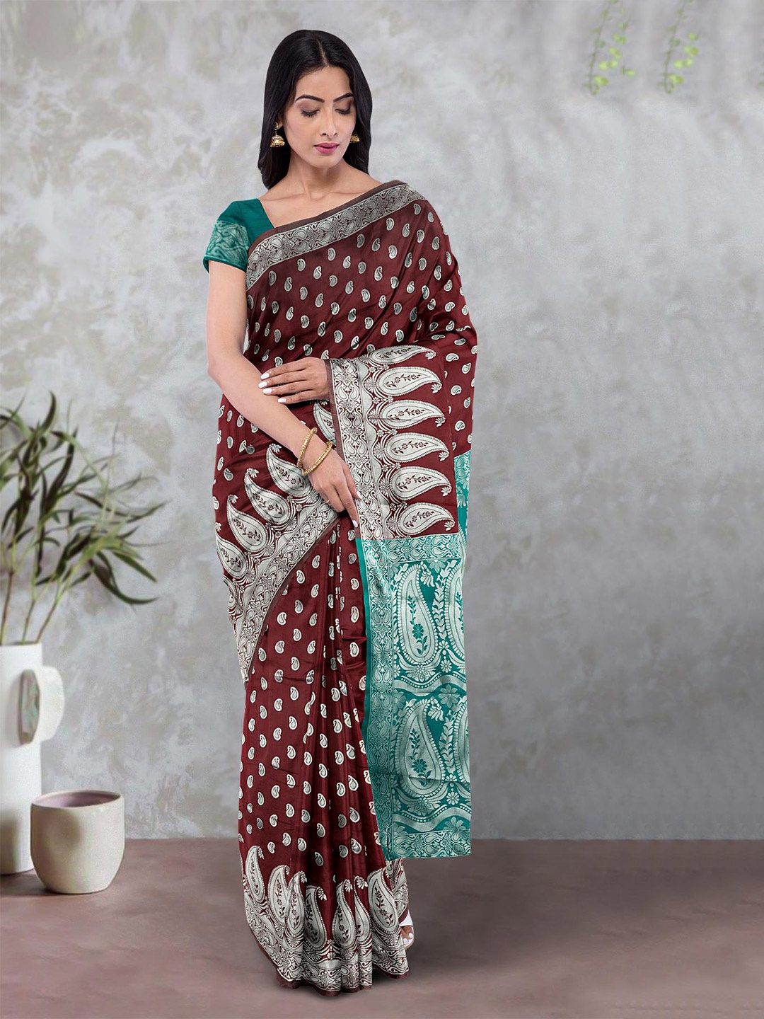 

Kalamandir Ethnic Motifs Zari Saree, Brown