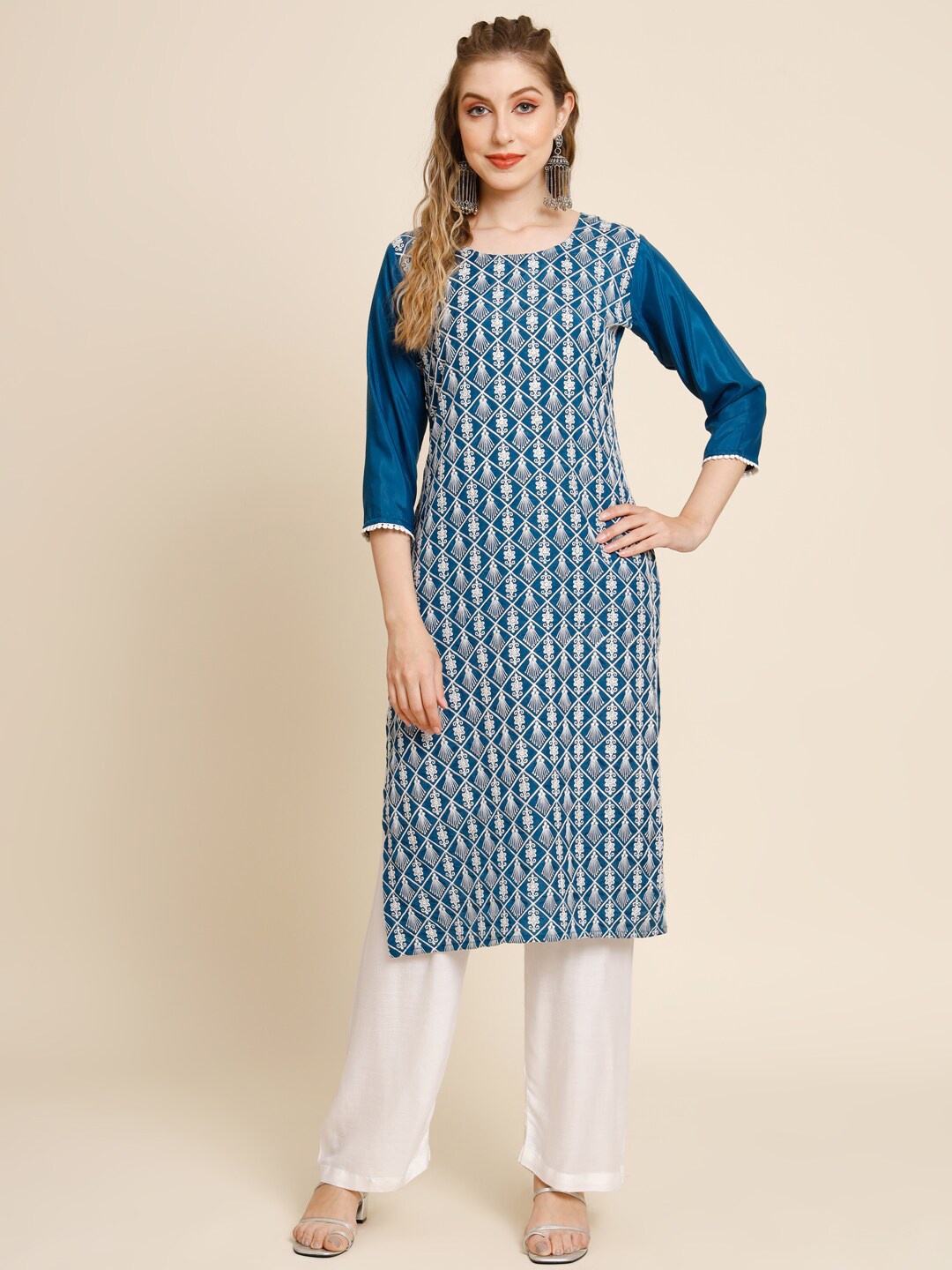 

HERE&NOW Embroidered Georgette Straight Kurta, Teal