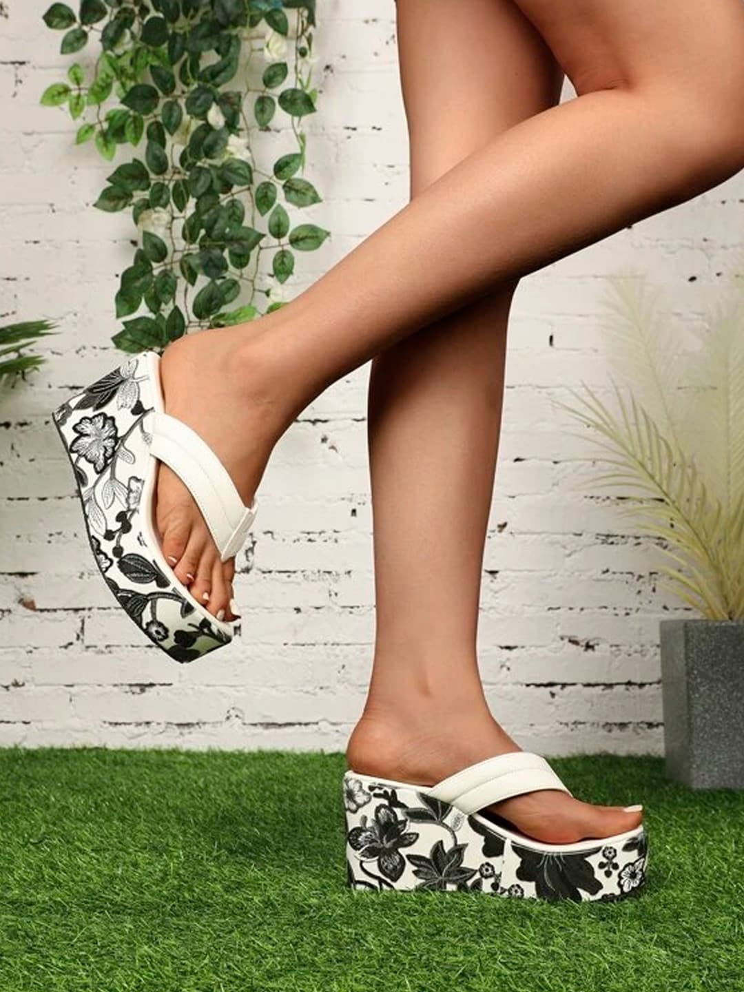 

Shoetopia Printed Flatform Heels, White