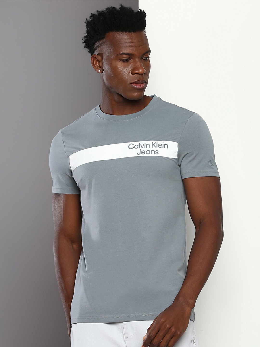 

Calvin Klein Jeans Colourblocked Round Neck Slim Fit T-shirt, Grey