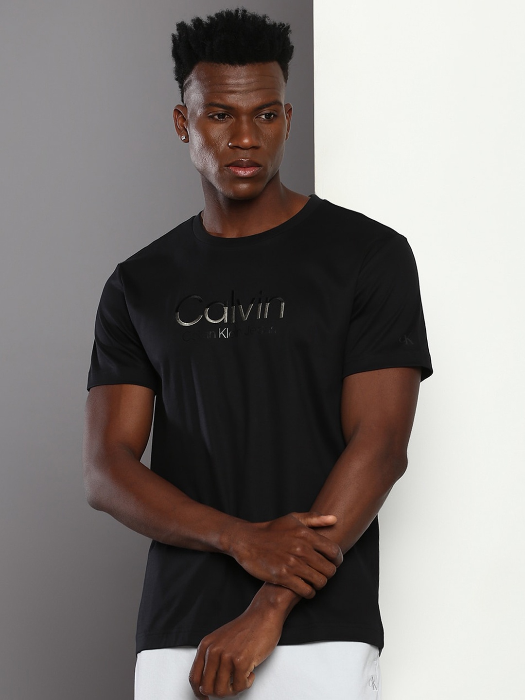 

Calvin Klein Jeans Round Neck Short Sleeves Pure Cotton T-shirt, Black