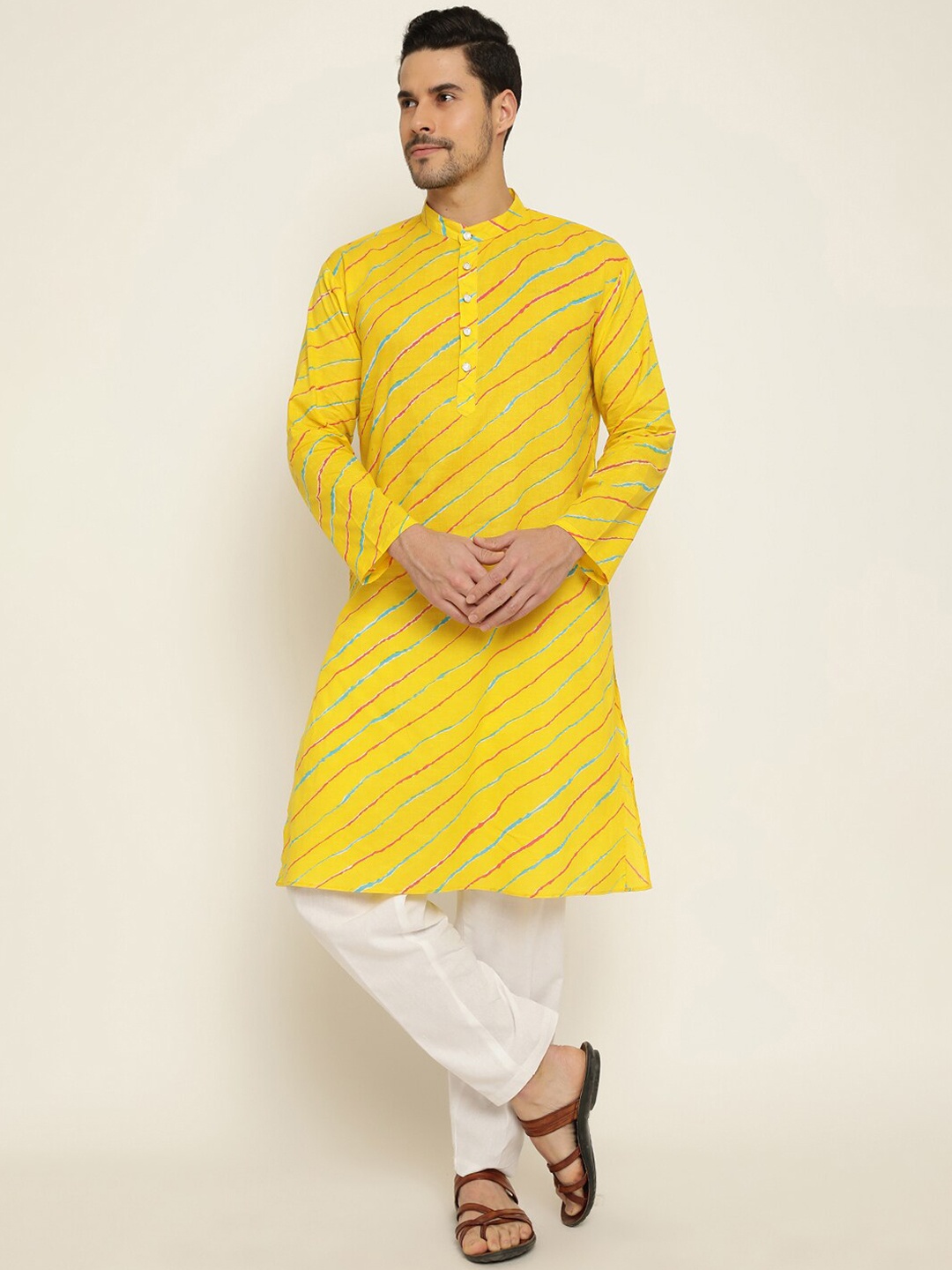 

Kannan Mandarin Collar Striped Straight Kurta with Trousers, Yellow
