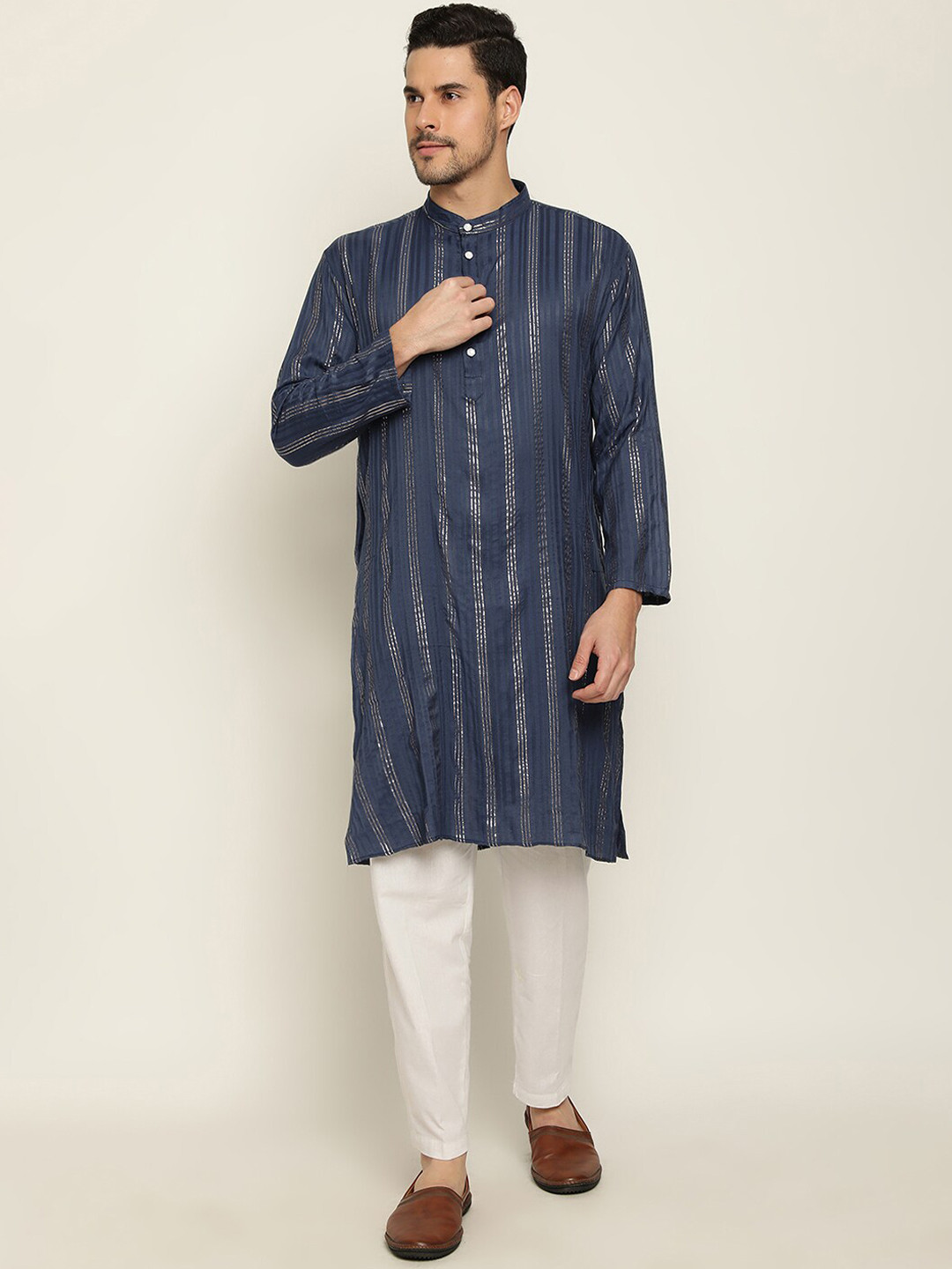

Kannan Striped Mandarin Collar Organic Cotton Kurta With Trousers, Navy blue