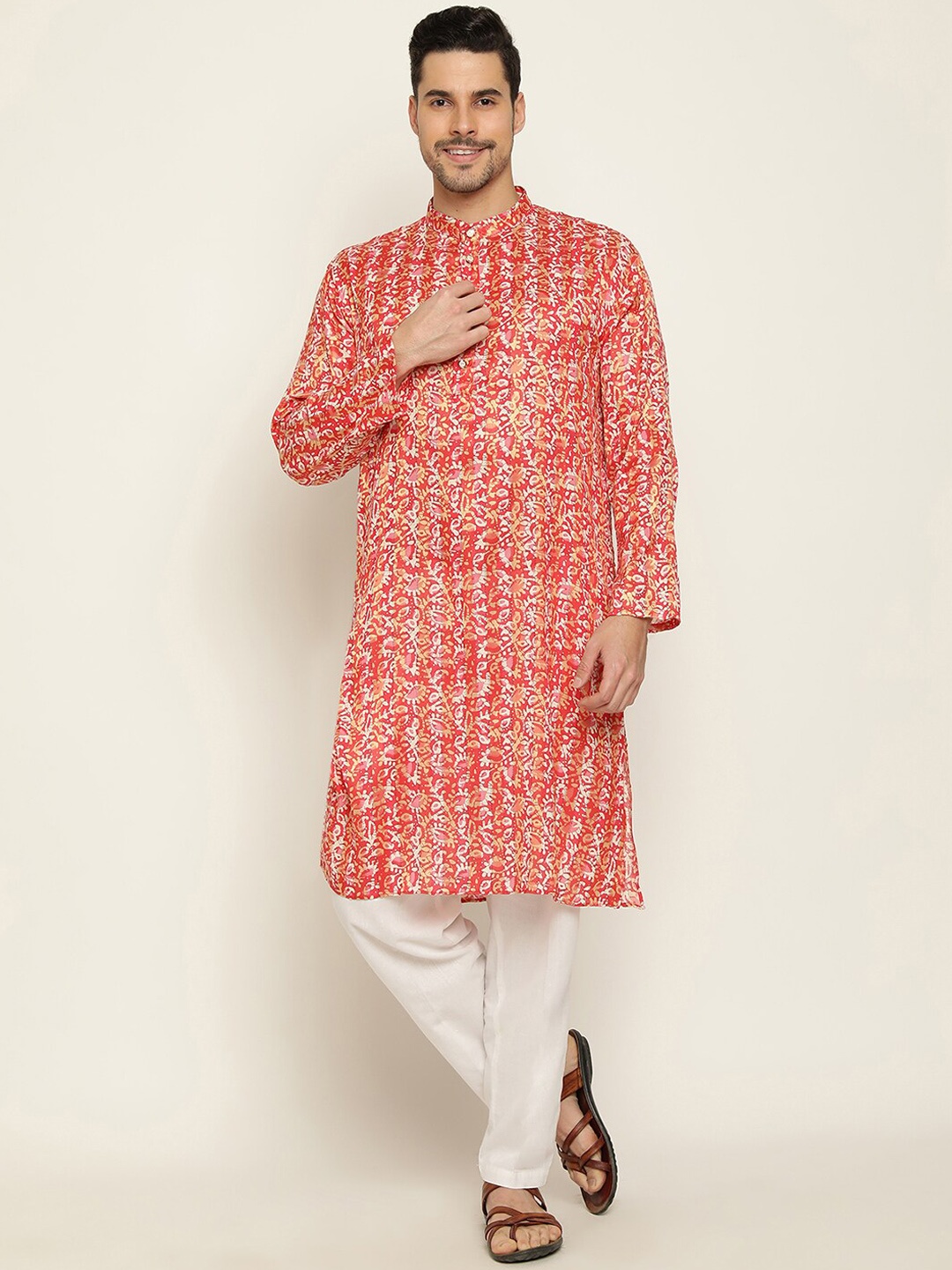 

Kannan Mandarin Collar Abstract Printed Straight Kurta with Trousers, Orange