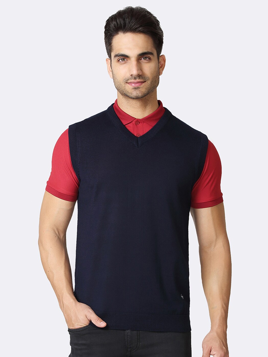 

Van Heusen Athleisure V-Neck Sleeveless Sweater, Navy blue