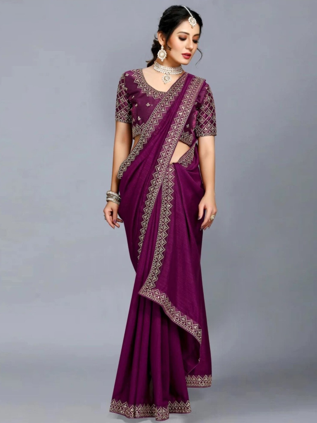 

ORUS Embroidered Silk Blend Saree, Magenta