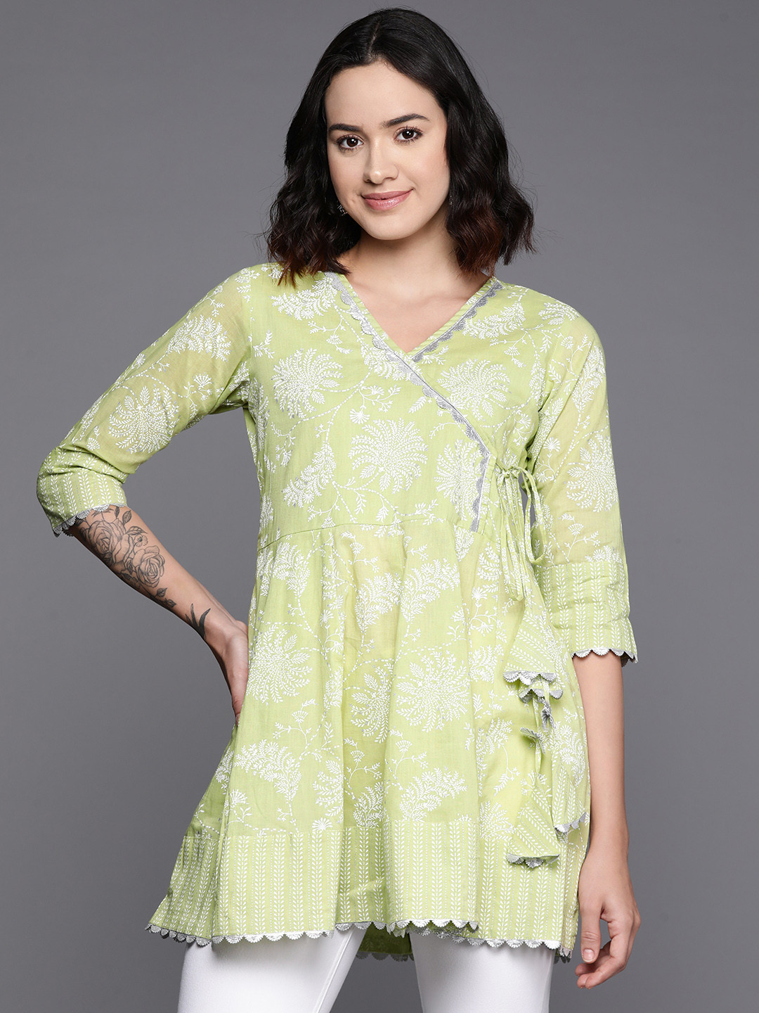 

Ahalyaa Floral Printed Cotton Top With Lace Inserts Detail, Green