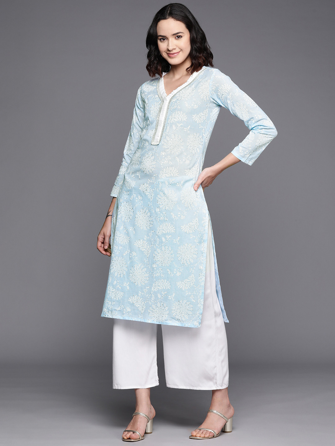 

Ahalyaa Floral Printed Zari Pure Cotton Kurta, Blue