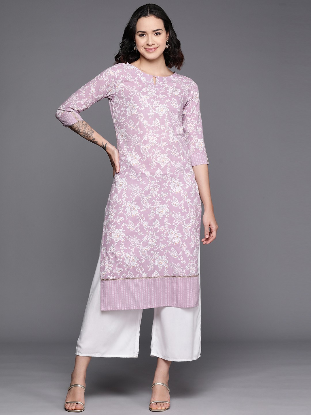 

Ahalyaa Floral Printed Pure Cotton Kurta, Lavender