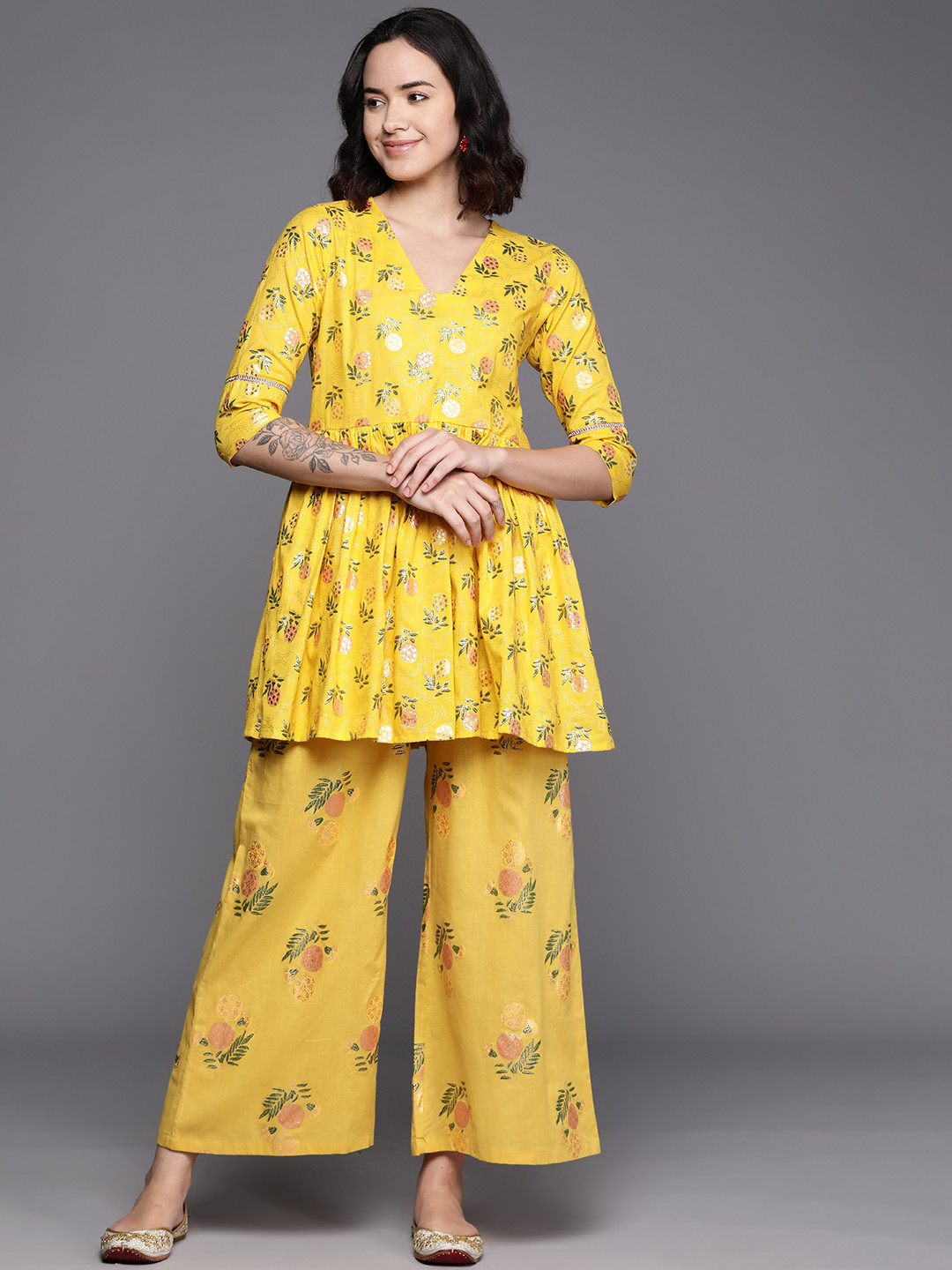

Ahalyaa Printed Pure Cotton Tunic With Palazzos, Mustard