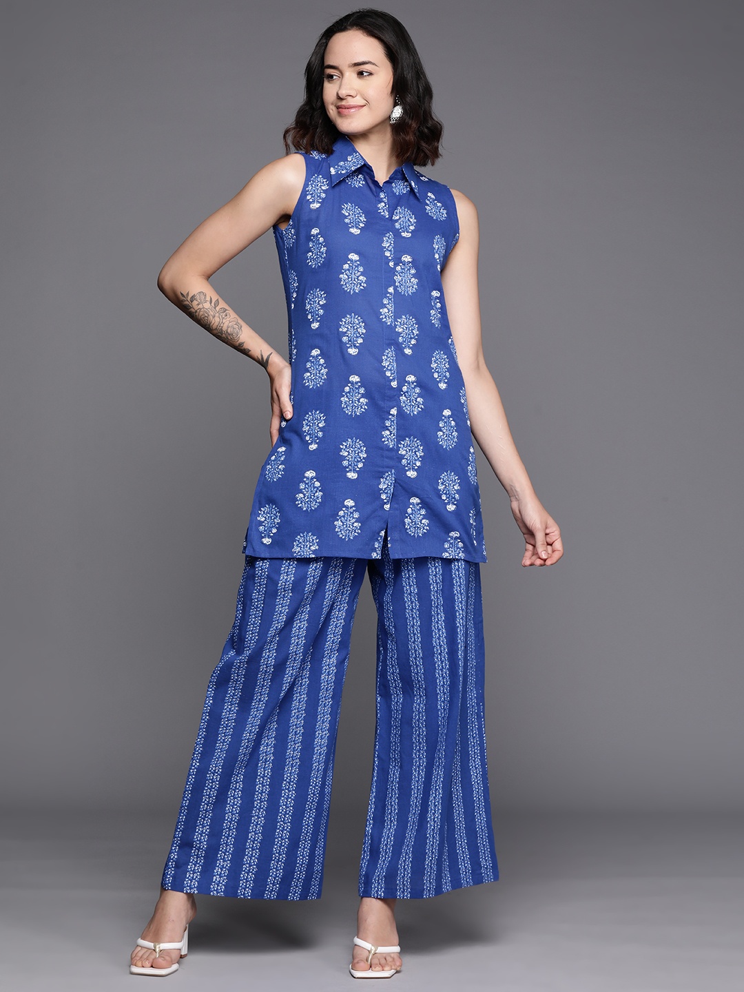 

Ahalyaa Printed Pure Cotton Tunic With Palazzos, Blue