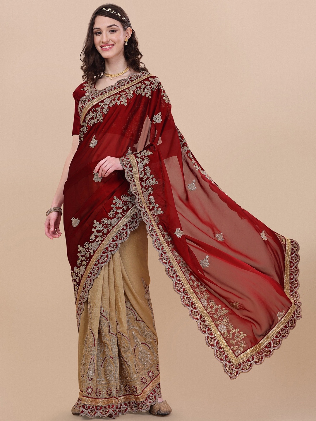 

Vaidehi Fashion Floral Embroidered Silk Blend Saree, Maroon