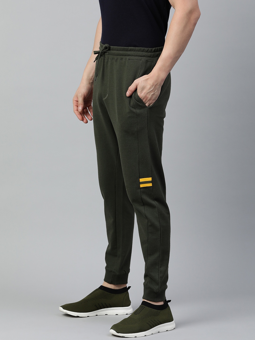 

ARDEUR Men Self Design Regular Fit Joggers, Olive