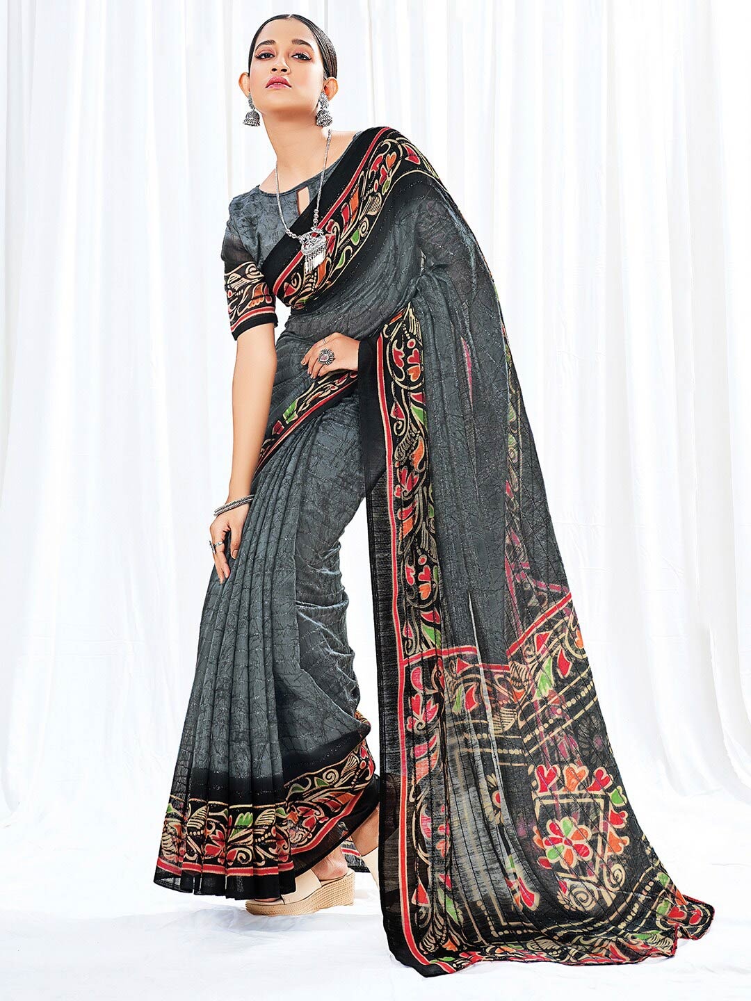 

Mitera Ethnic Motifs Printed Block Print Saree, Grey