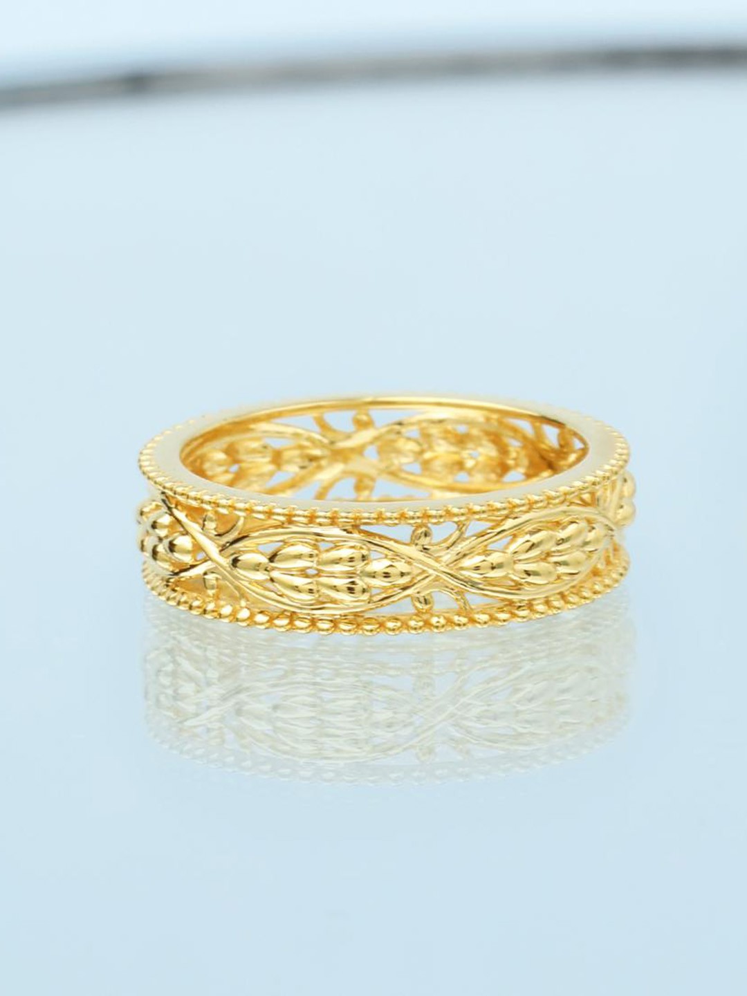 

CANDERE A KALYAN JEWELLERS COMPANY 18KT BIS Hallmark Gold Ring- 2.31 gm