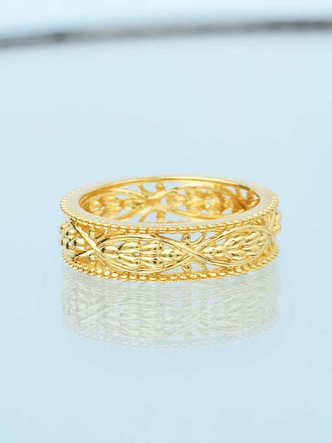 

CANDERE A KALYAN JEWELLERS COMPANY 18KT BIS Hallmark Gold Ring- 2.5 gm