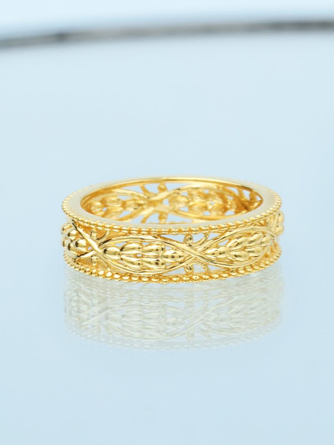 

CANDERE A KALYAN JEWELLERS COMPANY 18KT BIS Hallmark Gold Finger Ring-2.58gm