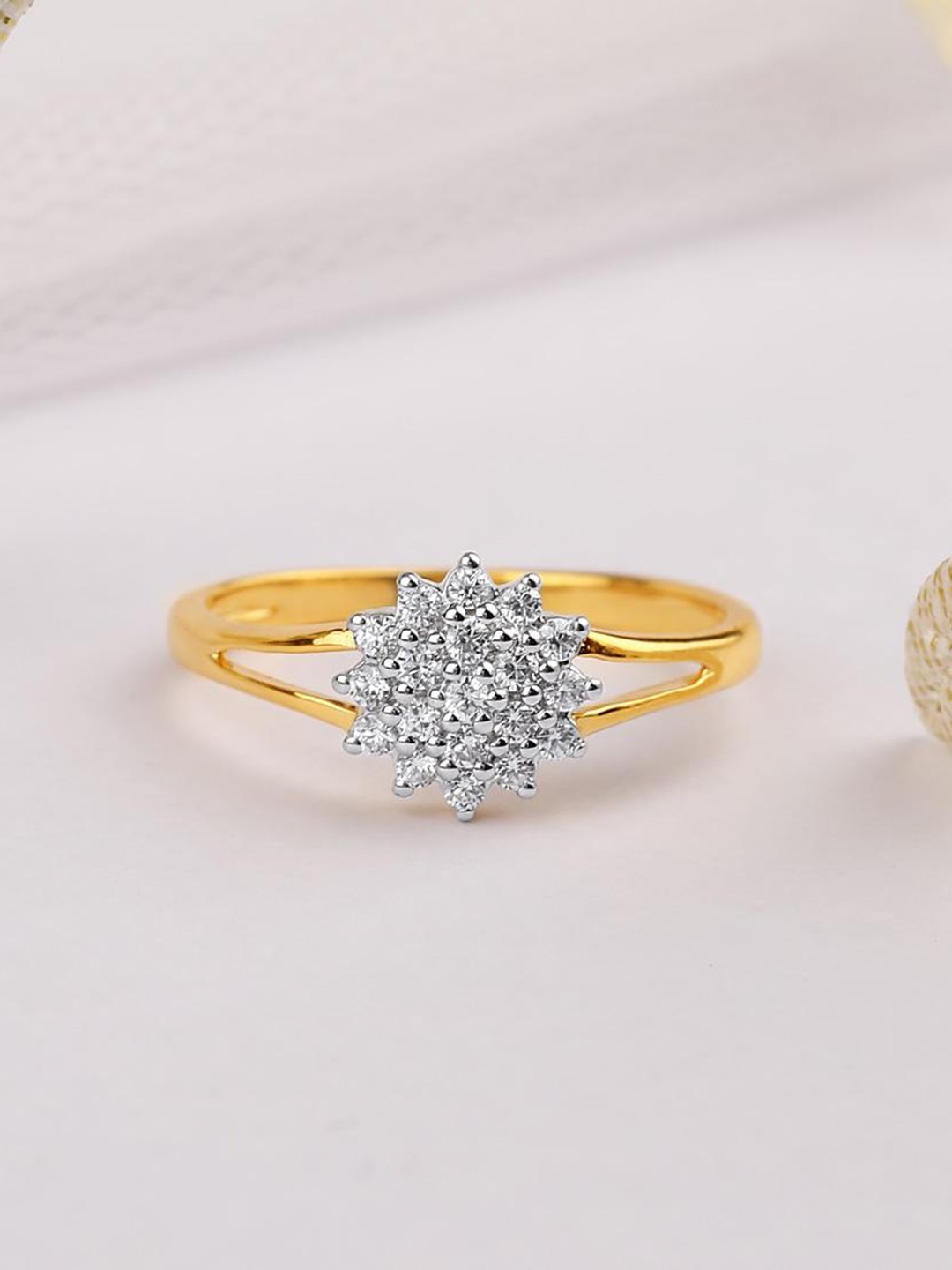 

CANDERE A KALYAN JEWELLERS COMPANY CZ Studded 18KT Gold Ring - 2.47 gm