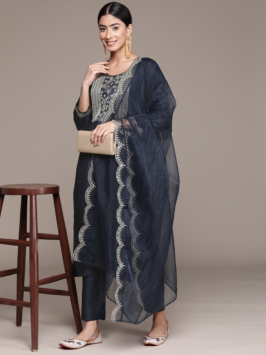 

Ishin Floral Yoke Design Regular Kurta with Trousers & With Dupatta, Navy blue