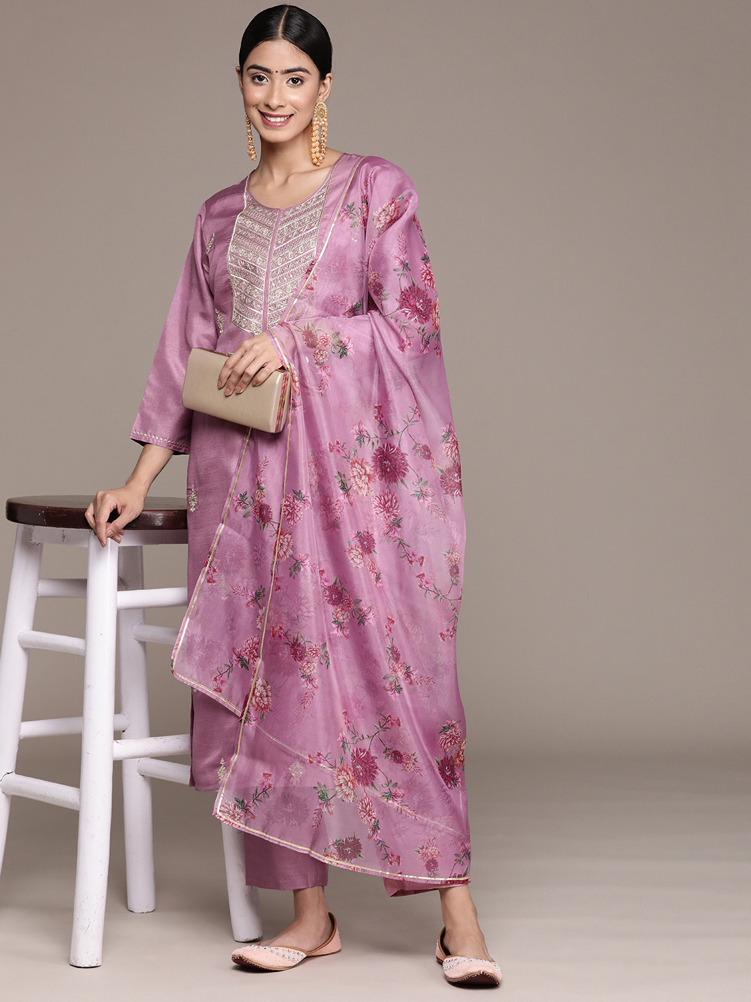 

Ishin Yoke Design Regular Kurta with Trousers & With Dupatta, Mauve