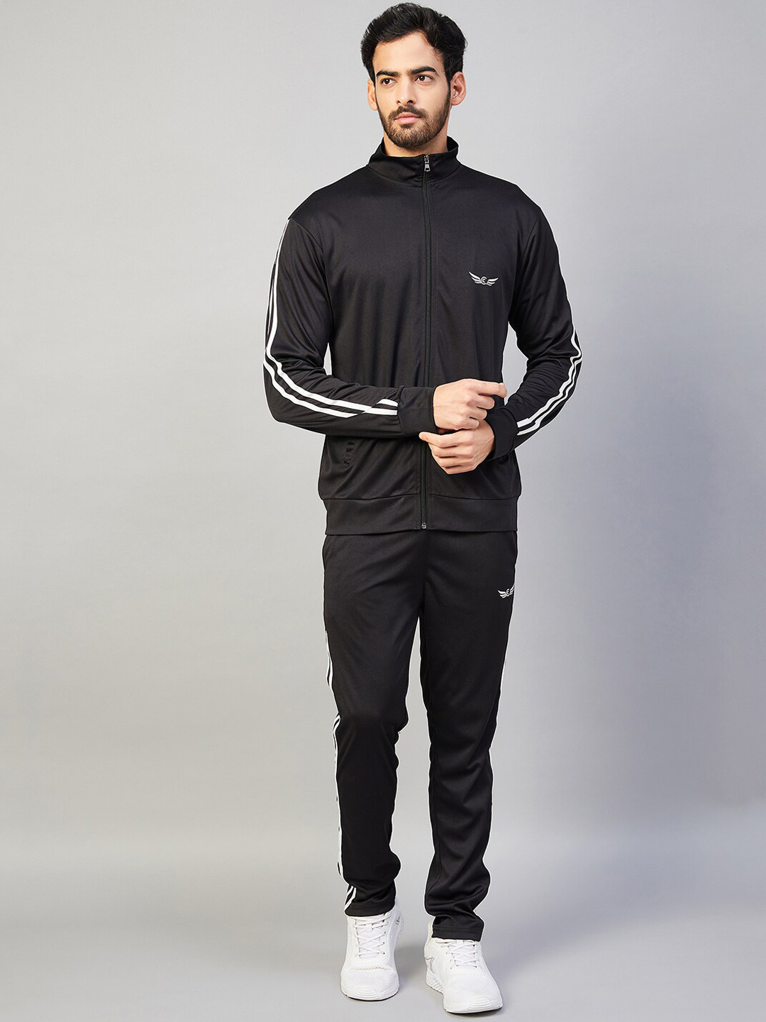 

CHROME & CORAL Men Striped Details Tracksuit, Black
