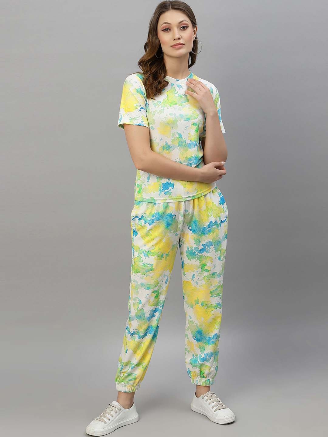 

Selvia Abstract Printed Night Suit, Green