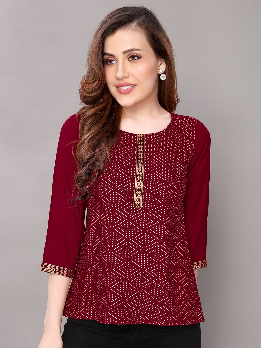 

Selvia Geometric Printed Round Neck Regular Top, Maroon