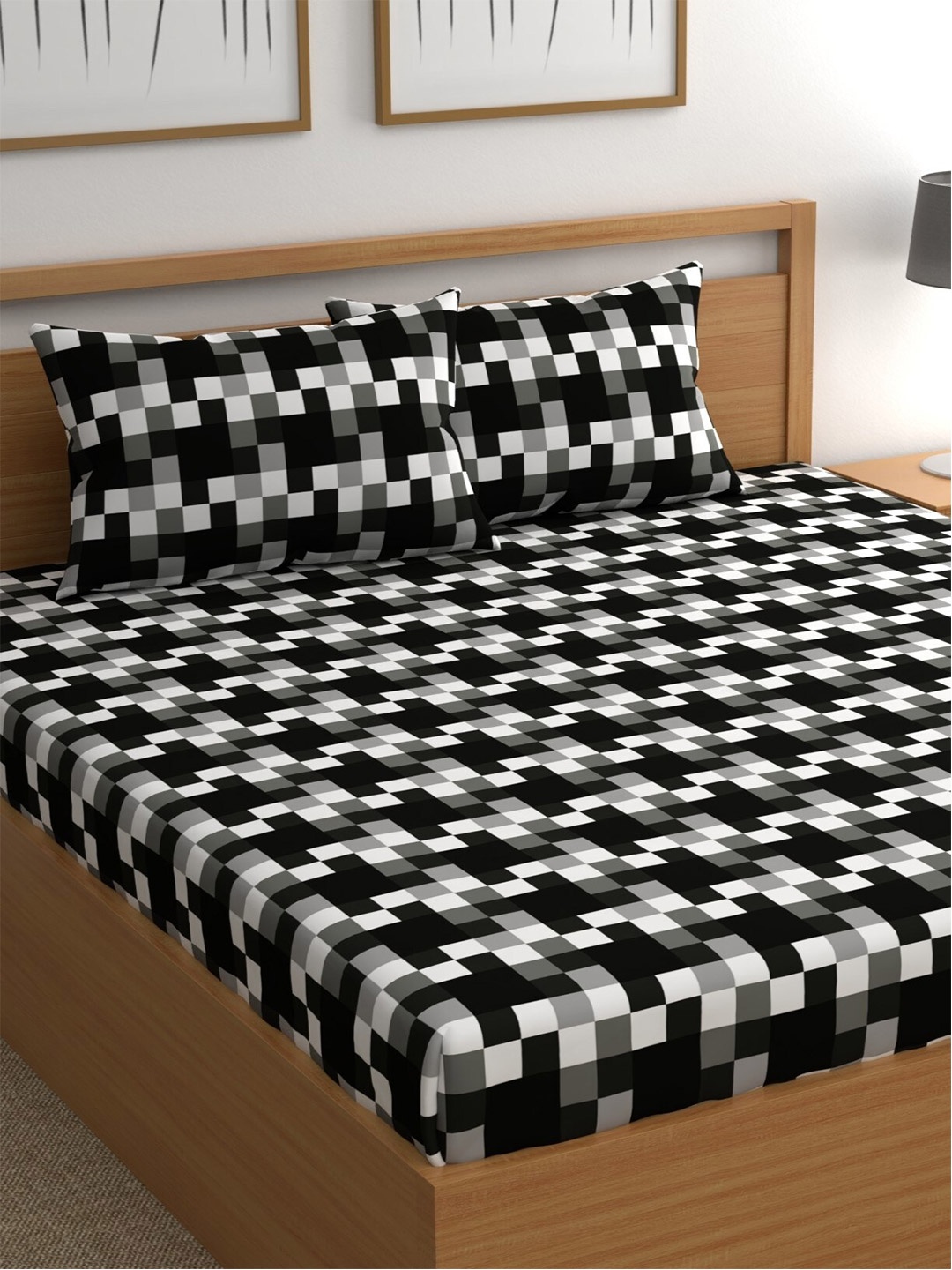 

CHHAVI INDIA Black & White Geometric Printed 210 TC Queen Bedsheet & 2 Pillow Covers