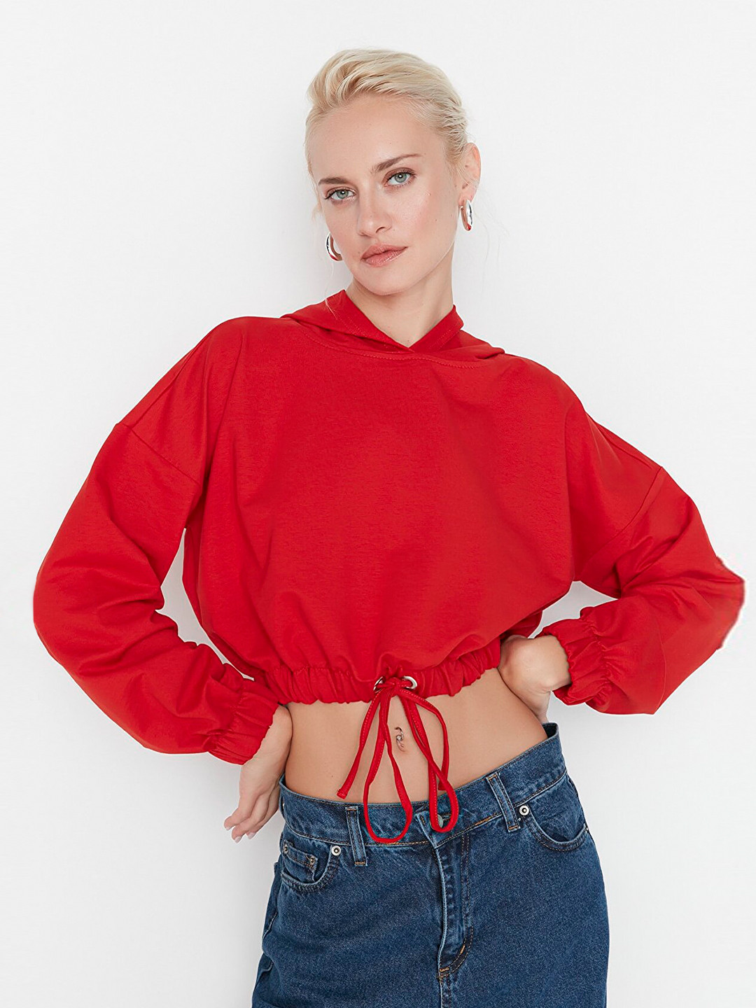 

Trendyol Hooded Long Sleeves Crop Sweatshirt, Red