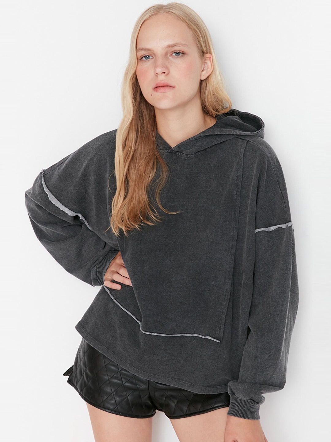 

Trendyol Hooded Long Sleeves Sweatshirt, Grey