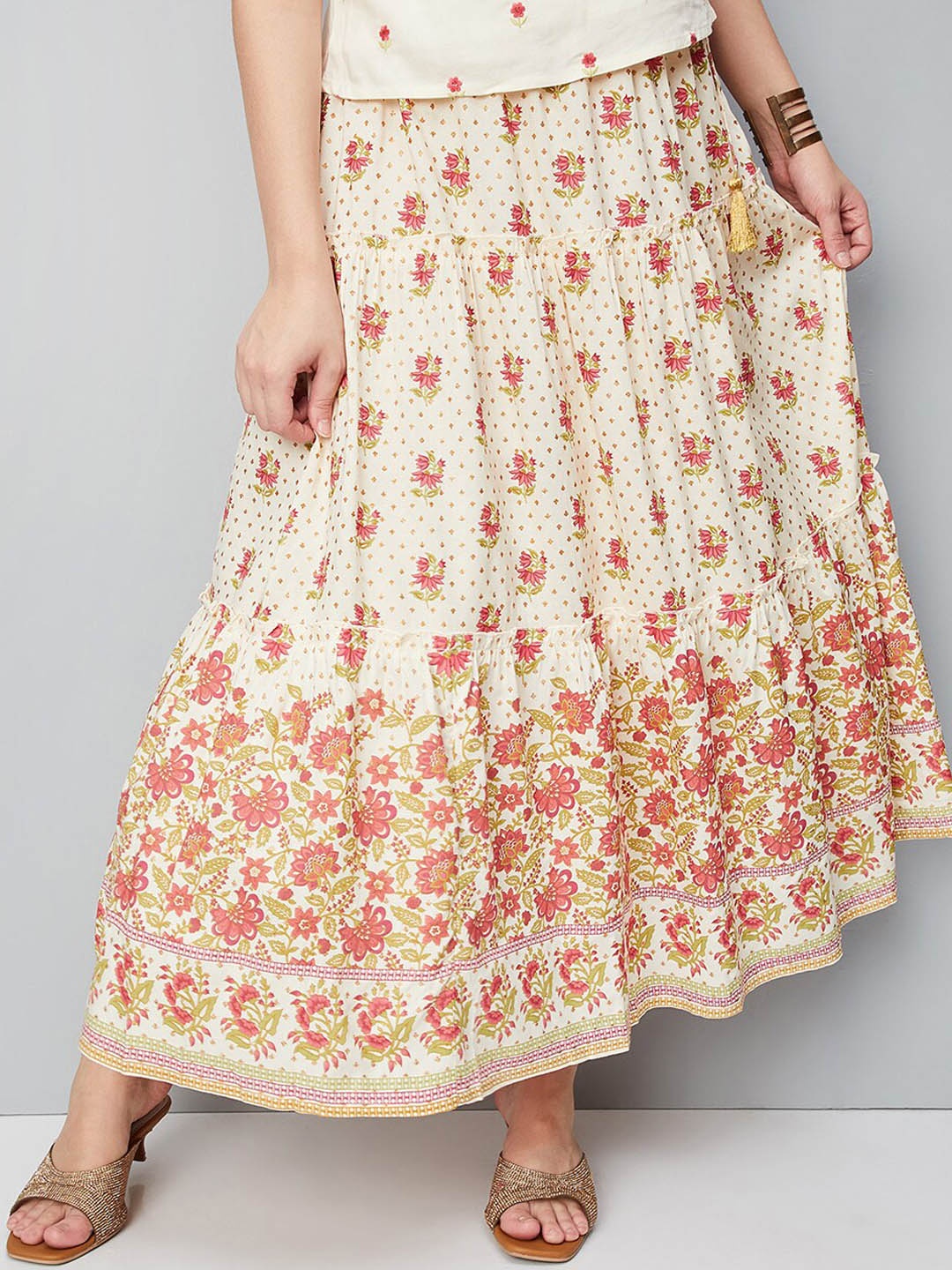

max Floral Printed Midi-Length Tiered Skirt, White