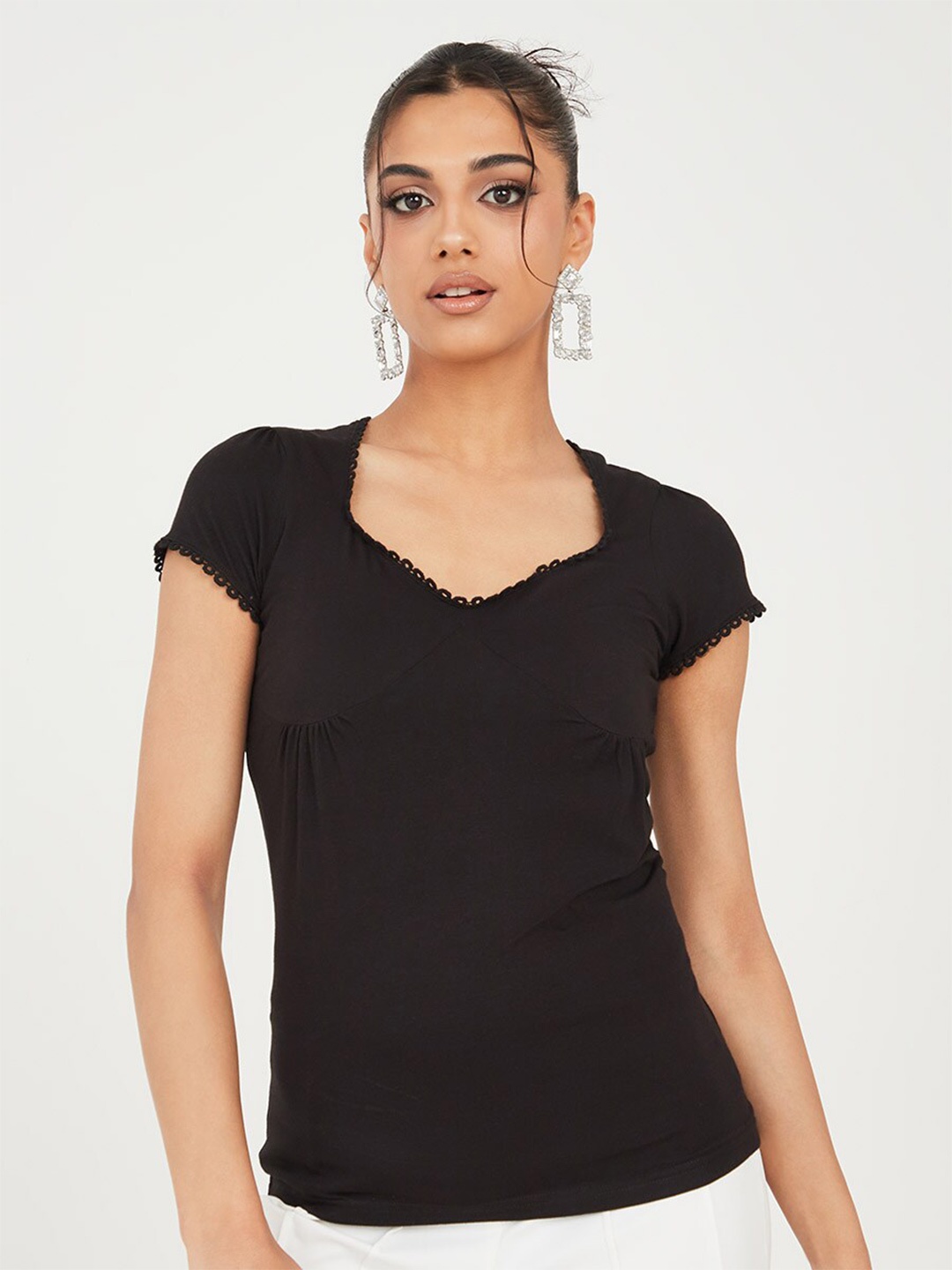 

Styli Black Sweetheart Neck Short Sleeves Casual Top
