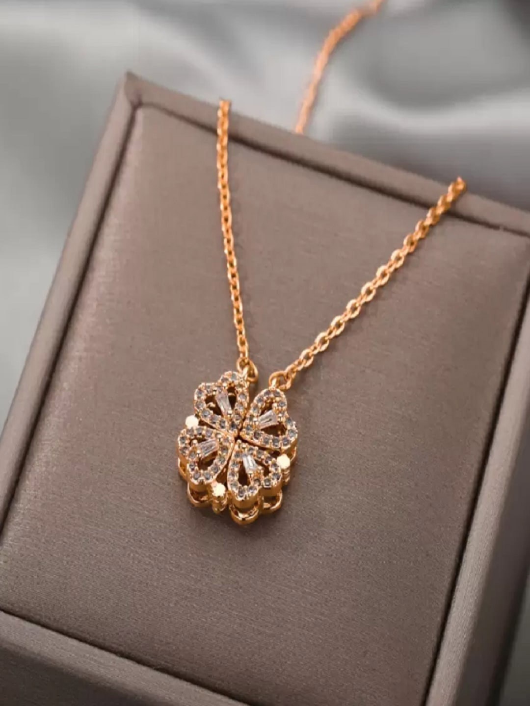 

Bright STYLE Women Gold-Plated Chain