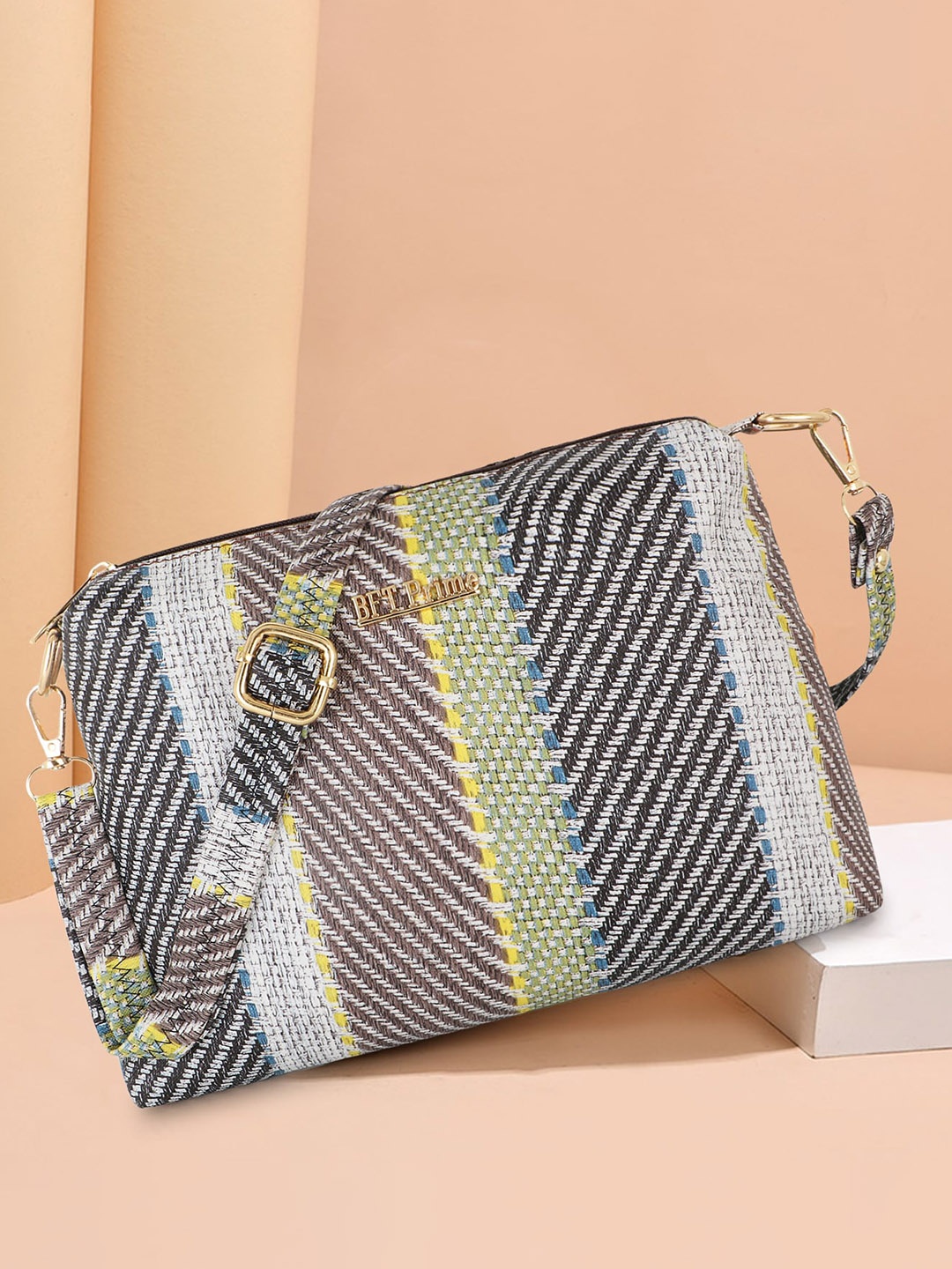 

WOMEN MARKS PU Structured Sling Bag, Green
