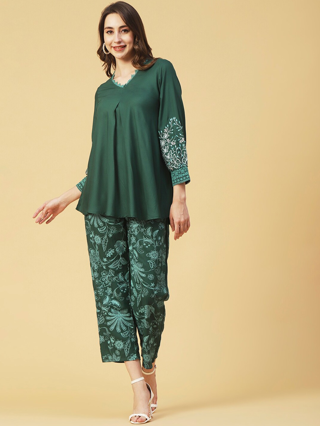 

FASHOR Floral Embroidered A-Line Top With Printed Trousers, Green